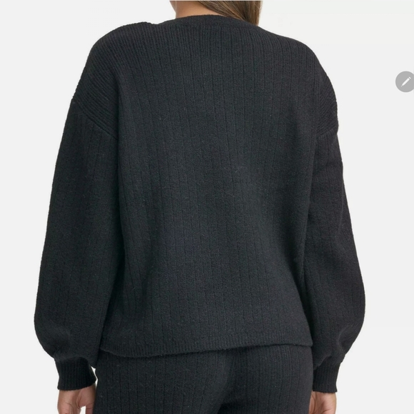 NWT DKNY $130 Ladies Modern Fit Soft Cashmere Blend Black Sweater - Picture 3 of 8